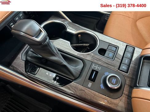 Used 2022 Toyota Highlander Platinum AWD/4WD image 23