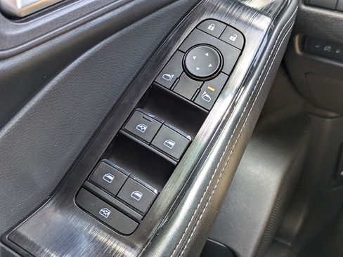 Used 2024 Nissan Rogue SV FWD image 24