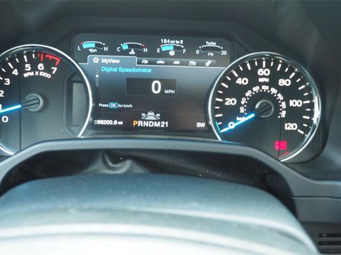 Used 2015 Ford F150 Platinum w/ Equipment Group 701A Luxury image 26