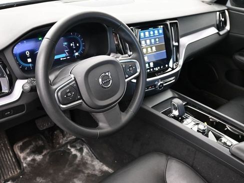 Used 2025 Volvo S60 B5 Core image 18