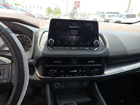 Used 2023 Nissan Rogue SV FWD image 17