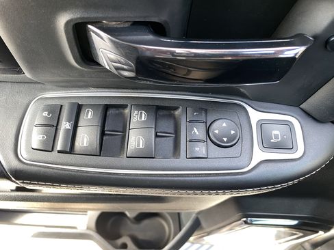 Used 2022 RAM 3500 Limited AWD/4WD image 19
