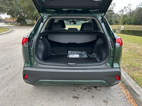 Certified 2025 Toyota Corolla Cross XLE image 10