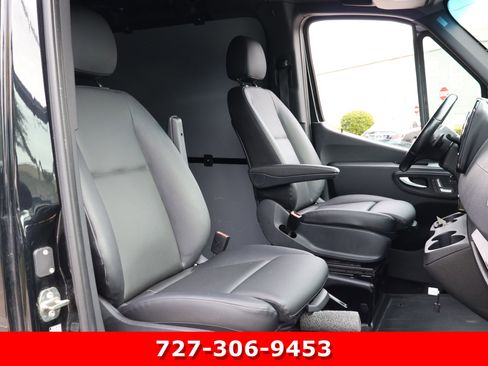 Used 2020 Mercedes-Benz Sprinter 2500 image 18