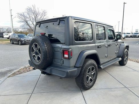 Used 2018 Jeep Wrangler Unlimited Sport S image 5