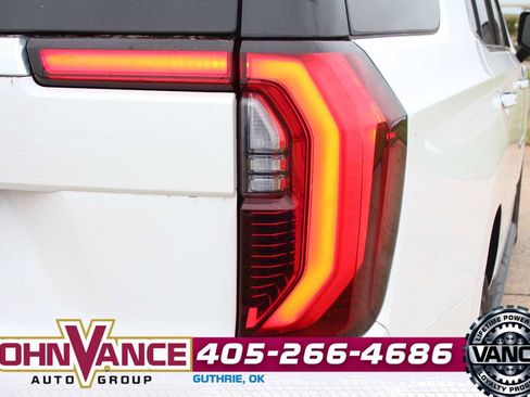 Used 2025 GMC Yukon Denali AWD/4WD image 11