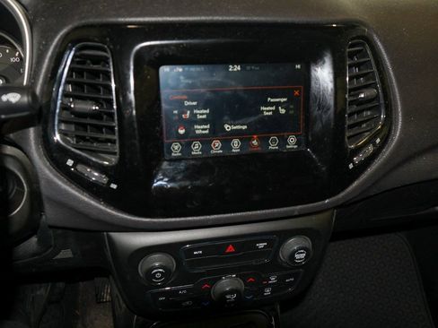 Used 2020 Jeep Compass Latitude image 12