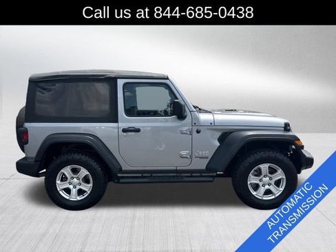 Used 2020 Jeep Wrangler Sport AWD/4WD image 4