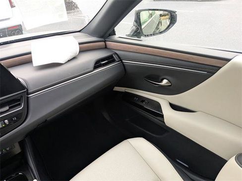 Certified 2025 Lexus ES 350 w/ Premium Package image 17