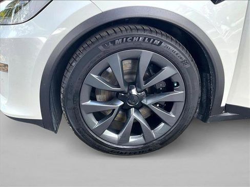 Used 2023 Tesla Model X AWD/4WD image 10