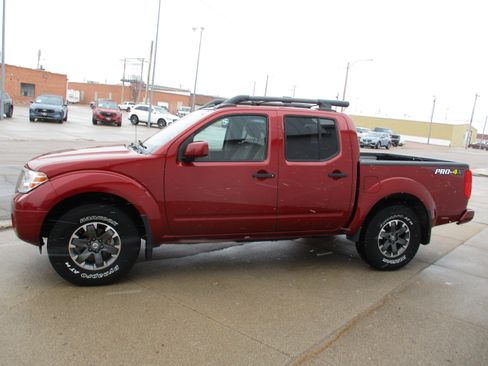 Used 2020 Nissan Frontier PRO-4X image 4