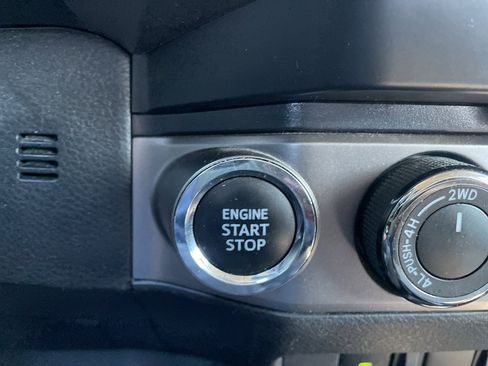 Used 2023 Toyota Tacoma SR5 w/ Technology Package image 31