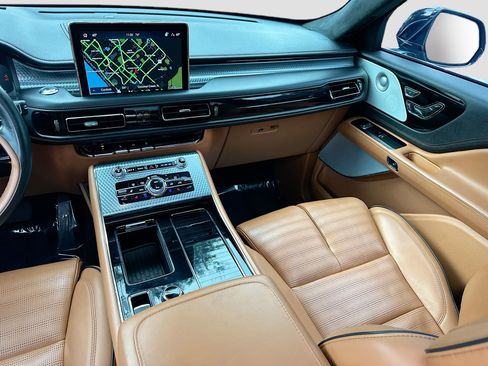 Used 2023 Lincoln Aviator Black Label Grand Touring w/ Class IV Trailer Tow Package image 24