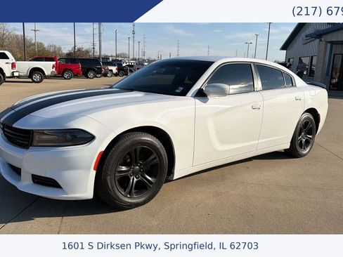 Used 2020 Dodge Charger SXT image 1