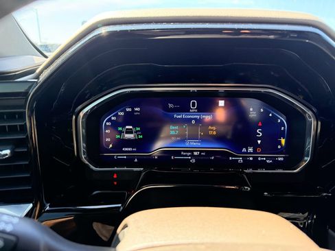 Used 2022 Chevrolet Silverado 1500 LTZ w/ Technology Package AWD/4WD image 9