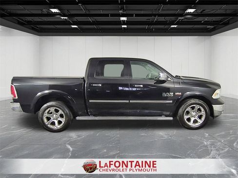 Used 2017 RAM 1500 Laramie w/ Convenience Group image 9