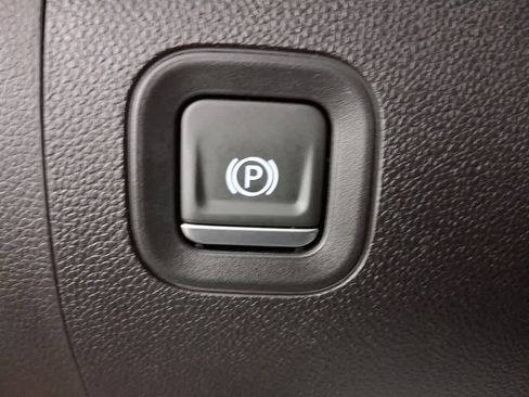 Used 2020 Chevrolet Silverado 1500 LT w/ All-Star Edition image 37