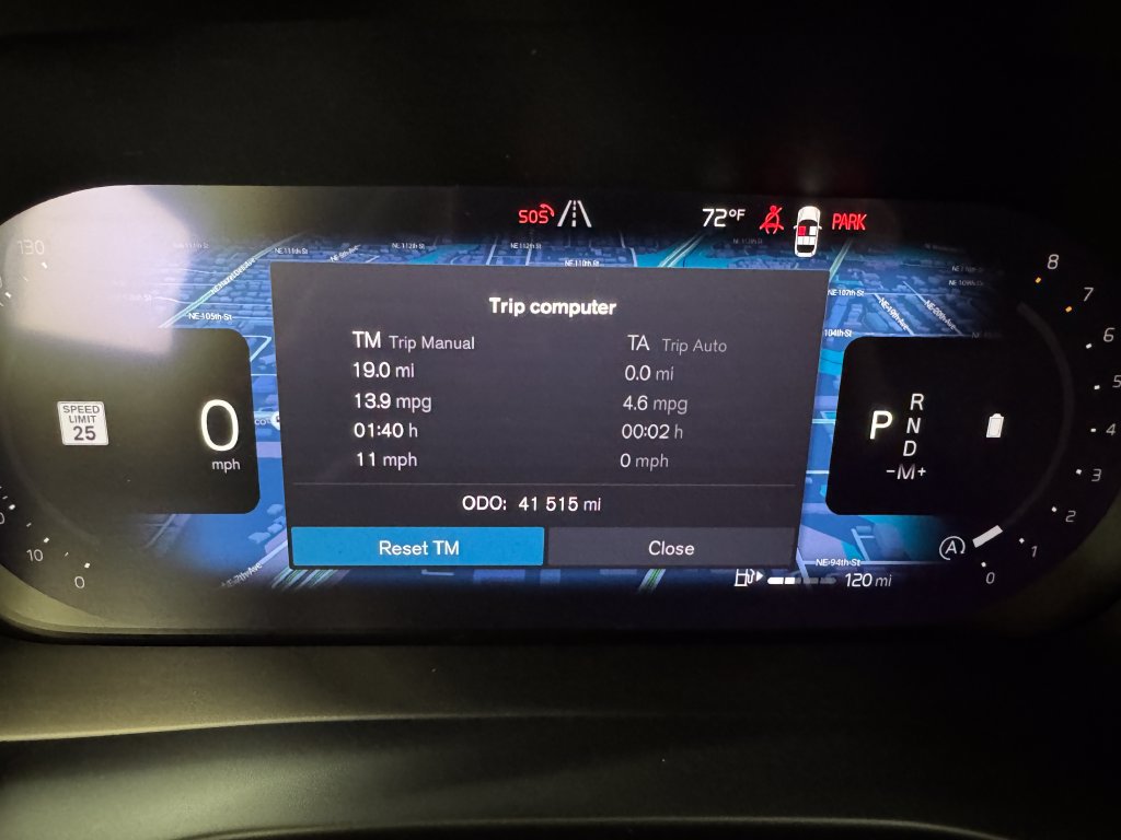 Used 2024 Volvo XC40 B5 Core AWD/4WD image 30