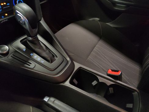 Used 2017 Ford Focus SE FWD image 26
