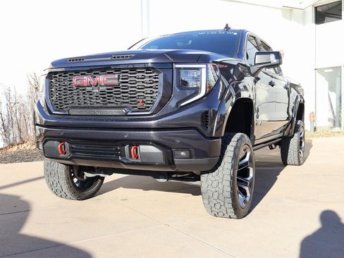 Used 2023 GMC Sierra 1500 AT4 w/ AT4 Premium Package image 4
