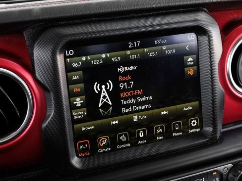 Used 2022 Jeep Gladiator Rubicon w/ Cold Weather Group image 41