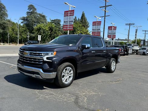 Used 2024 Chevrolet Silverado 1500 LTZ AWD/4WD image 2
