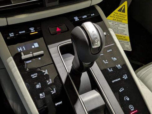 New 2026 Porsche Macan image 39