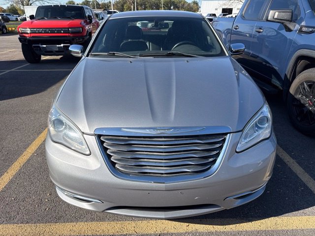 Used 2013 Chrysler 200 Limited FWD image 9
