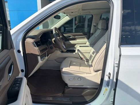 Used 2024 GMC Yukon Denali AWD/4WD image 9