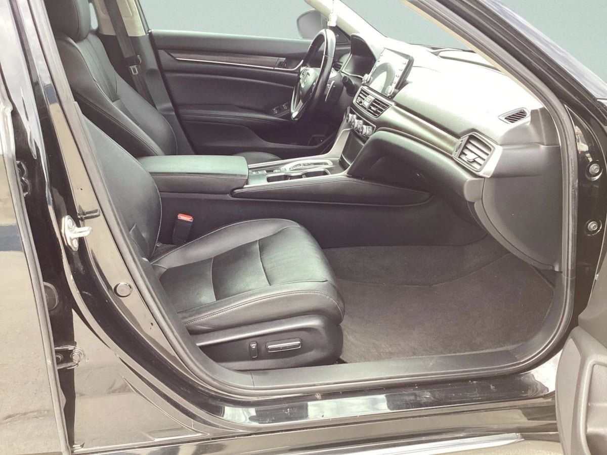 Used 2020 Honda Accord Touring image 10
