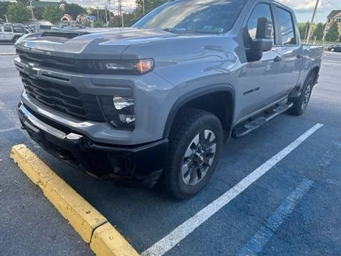 Used 2024 Chevrolet Silverado 2500 Custom w/ Custom Value Package AWD/4WD image 3
