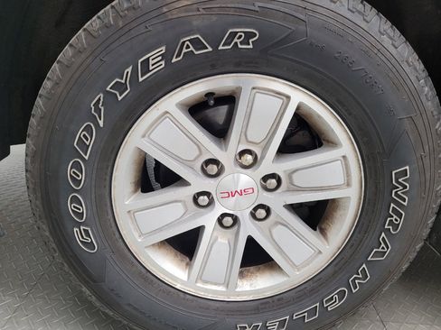 Used 2018 GMC Sierra 1500 SLE w/ SLE Value Package AWD/4WD image 31