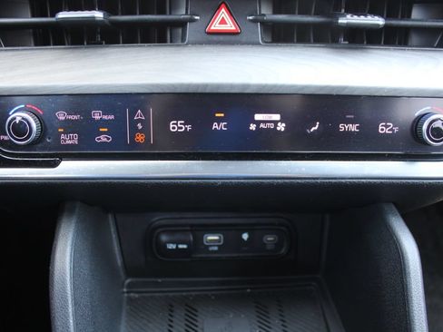 Certified 2024 Kia Sportage X-Line AWD/4WD image 38