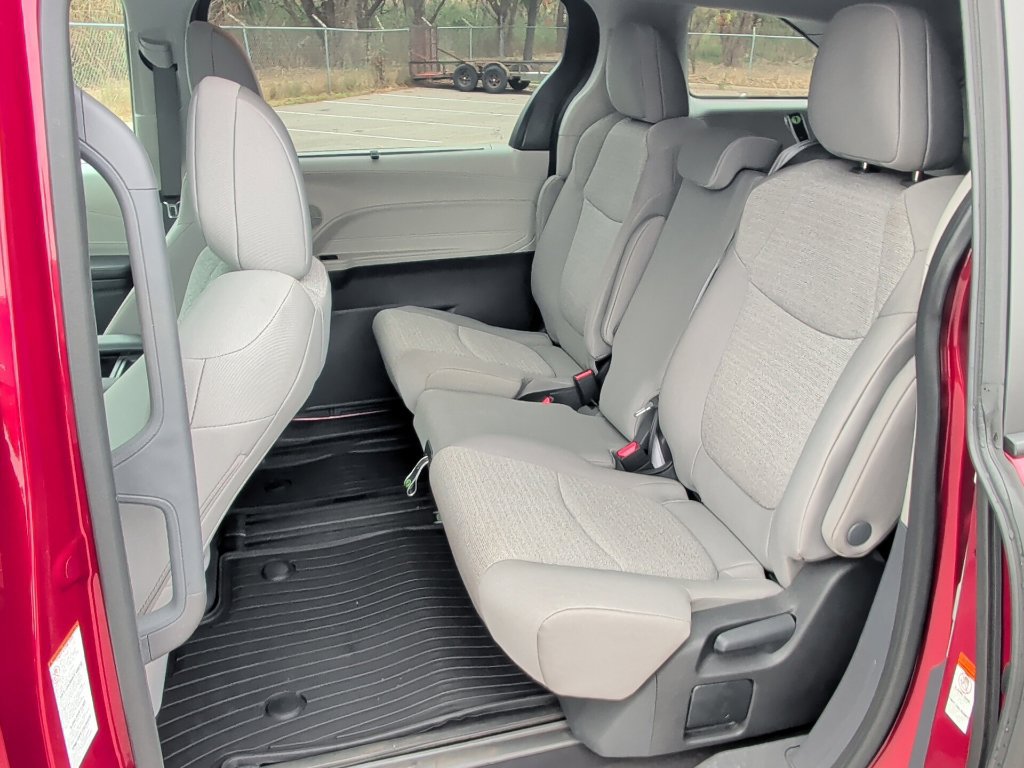 Certified 2024 Toyota Sienna LE AWD/4WD image 22
