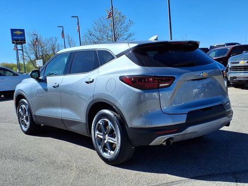 Used 2025 Chevrolet Blazer LT FWD image 7