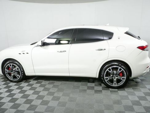 Used 2023 Maserati Levante GT AWD/4WD image 32