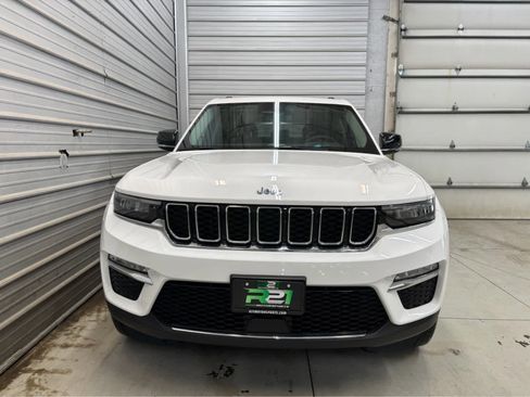 Used 2023 Jeep Grand Cherokee 4WD 4xe image 2