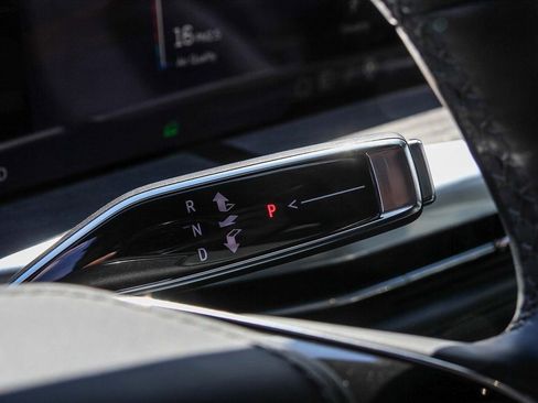 Used 2025 Cadillac Escalade IQ Sport 2 image 21