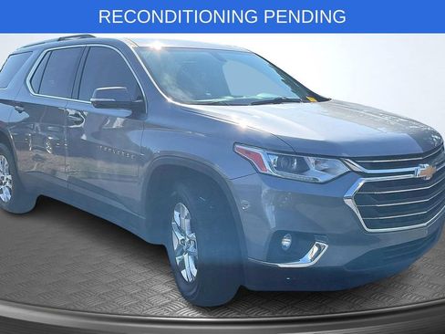 Used 2018 Chevrolet Traverse LT FWD image 1