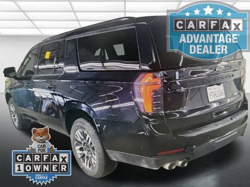 Used 2025 Chevrolet Suburban Z71 AWD/4WD image 2