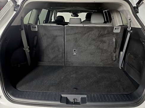 Used 2023 Toyota Highlander XLE image 31