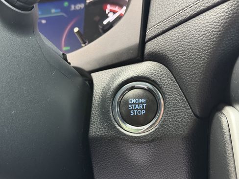 Used 2020 Toyota RAV4 Limited image 23