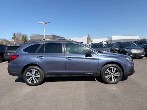 Used 2018 Subaru Outback 2.5i Limited AWD/4WD image 14