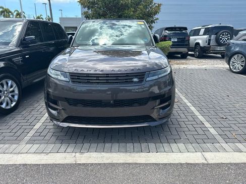 Used 2024 Land Rover Range Rover Sport Dynamic SE AWD/4WD image 2