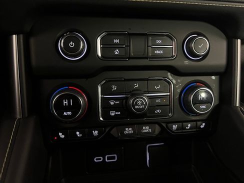 Used 2024 Chevrolet Tahoe Premier image 18