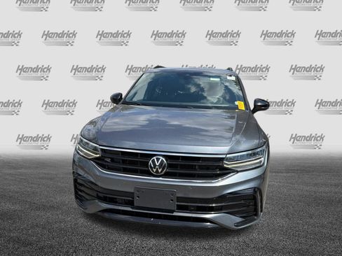 Used 2022 Volkswagen Tiguan SE R-Line image 5