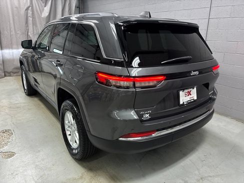 Used 2023 Jeep Grand Cherokee Laredo w/ Luxury Tech Group I AWD/4WD image 27