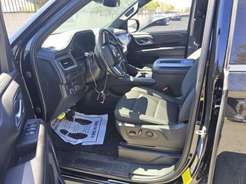 Used 2023 Chevrolet Suburban LS RWD image 9