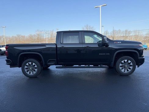 Used 2024 Chevrolet Silverado 2500 Custom w/ Custom Value Package image 8