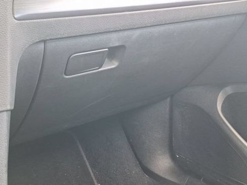 Used 2021 Volkswagen Golf 4-Door FWD image 16